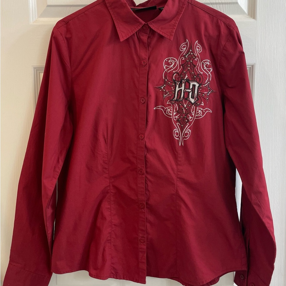 NWT Women’s Harley Davidson Red Embroidered/Embellished button up shirt